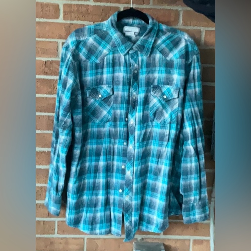 Wrangler long sleeve button down flannel